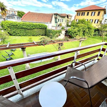 Bella Vita Guesthouse -Parcheggio Privato Interno Arona Buitenkant foto