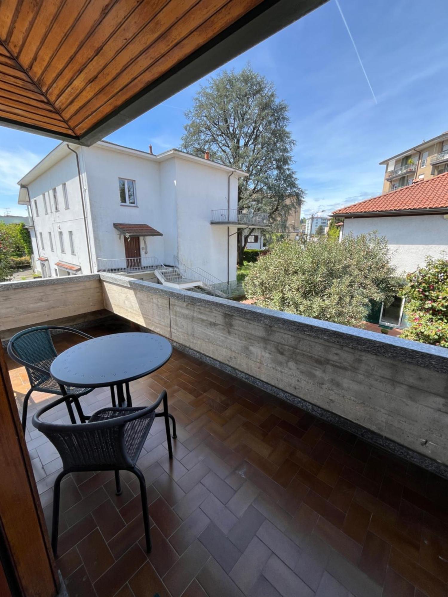 Bella Vita Guesthouse -Parcheggio Privato Interno Arona Buitenkant foto
