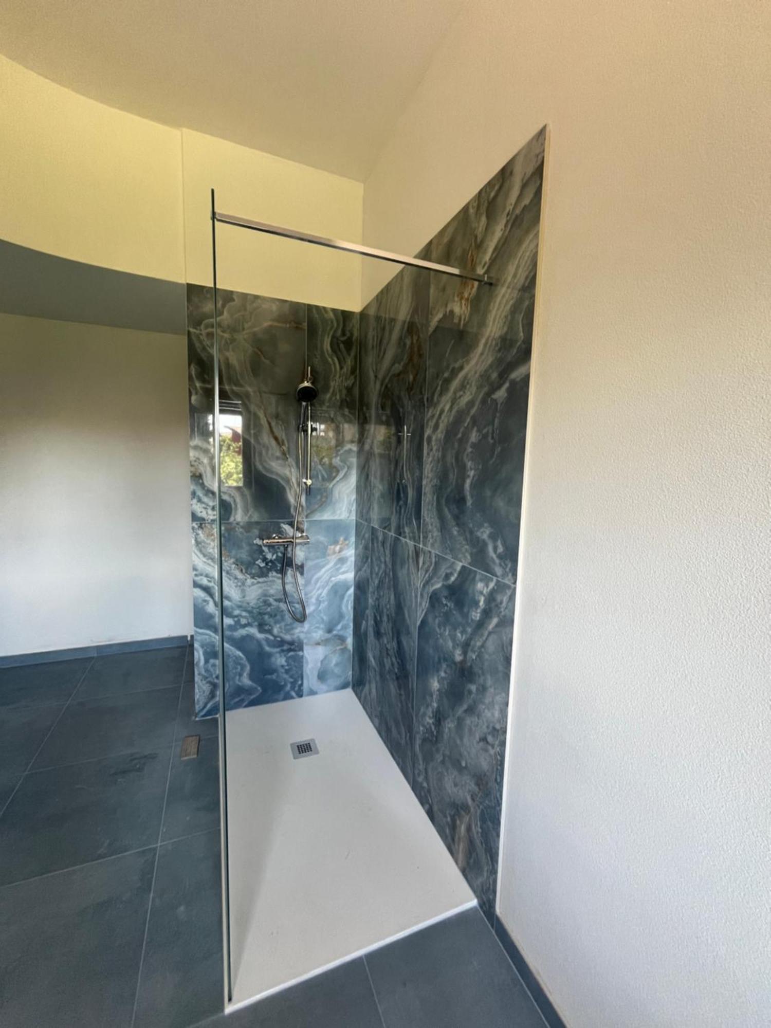 Bella Vita Guesthouse -Parcheggio Privato Interno Arona Buitenkant foto